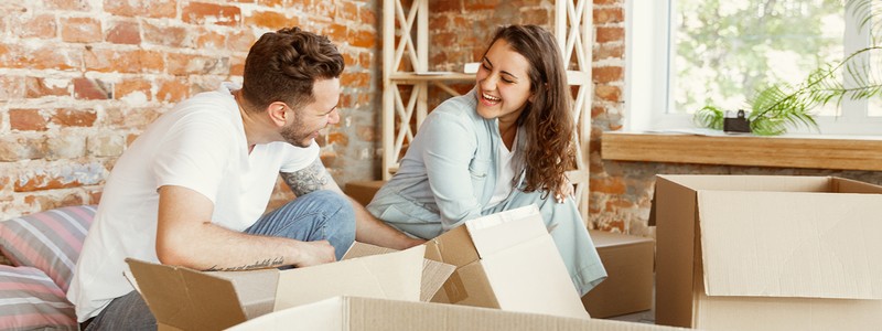 young couple preparing for their house relocation