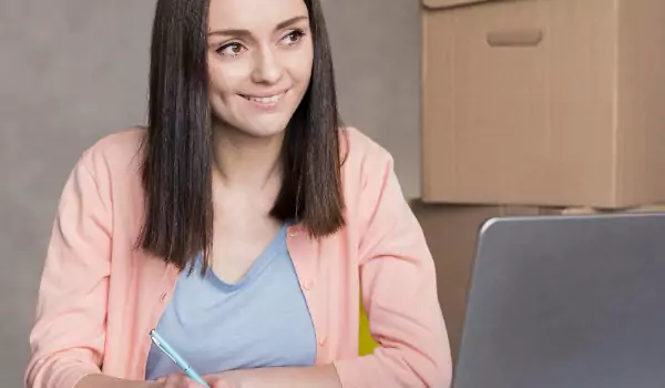 woman working on a laptop